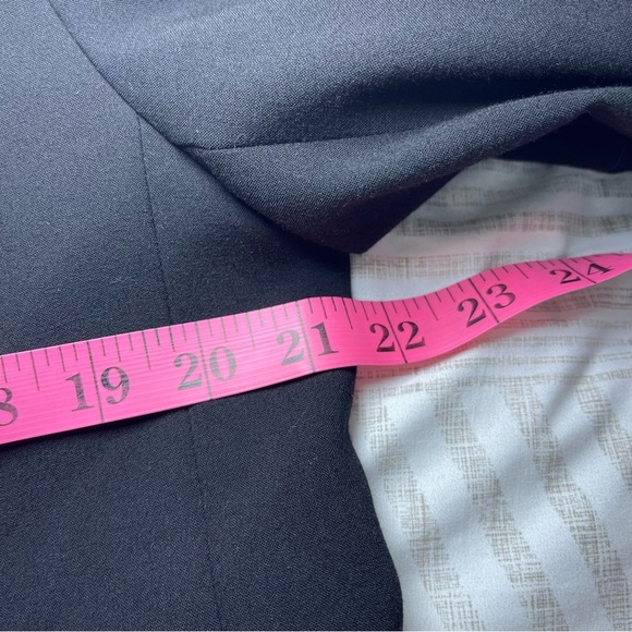 *Sold* DKNY Women’s Black Blazer Rolled Cuffs Gold Logo Button Detail in Size 12 - Picture 8 of 9